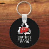 Contains Recycled Parts Liver Transplant Survivor Sleutelhanger (Voorkant)