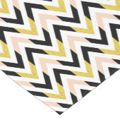Contemmodern Geometric Chevron Pattern Korte Tafelloper (Hoek)