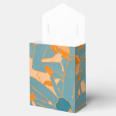 Contemporary Leaf Design in Peach Bedankdoosjes (Geopend)