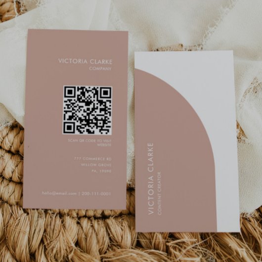 Content Creator Verticale Blush White Arch QR-code Visitekaartje