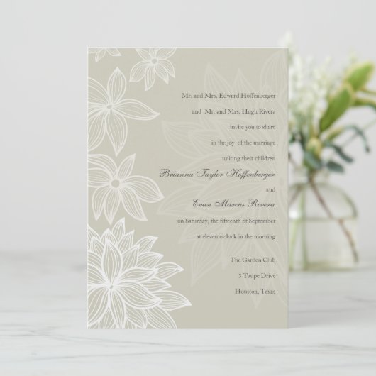 Contoured Bloom Taupe Bruiloft Uitnodiging (Staand voorkant)