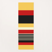 Contrastgeel met rood yogamat (Voorkant)