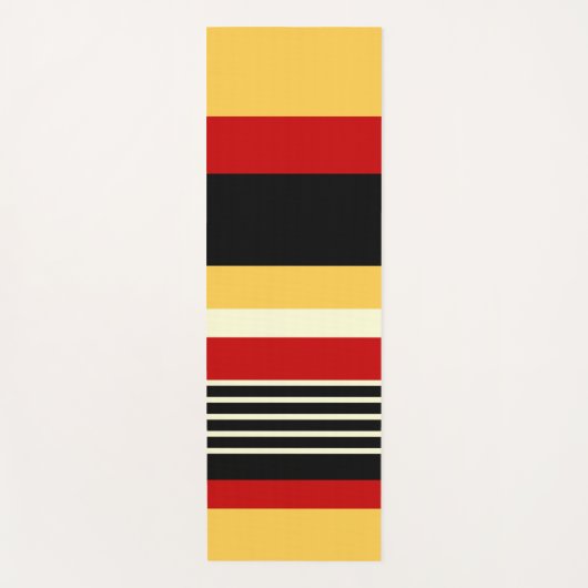 Contrastgeel met rood yogamat (Voorkant)