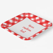Controles op rode en witte gingham papieren bordje (Gebogen)