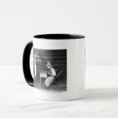 Cook die naar een cowboy speelkaarten kijkt mok (Voorkant links)