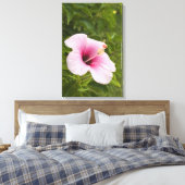 Cook Eilanden, Atiu. Hibiscus bloem. Canvas Afdruk (Insitu (Slaapkamer))