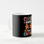 Cookie Baking Team Kapitein Familie Kerstmis Koffiemok (Voorkant links)