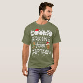 Cookie Baking Team Kapitein Gingerbrood Kerstmis T-shirt (Voorkant volledig)