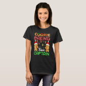 Cookie Baking Team Kapitein Gingerbrood Kerstmis T-shirt (Voorkant volledig)