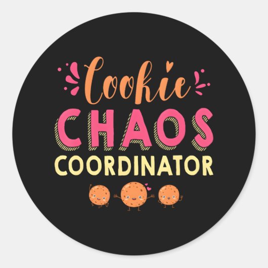 Cookie Chaos Coördinator Grappige Camping Scouting Ronde Sticker (Voorkant)