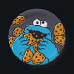 Cookie Monster Eating All the Cookies Papieren Bordje<br><div class="desc">Satisfy your cravings for fun and cookies with this graphic featuring the one and only Cookie Monster! This showcases a vibrant illustration of Cookie Monster in his element, happily devouring a pile of chocolate chip cookies with crumbs flying everywhere. This classic and instantly recognizable design is cheerful, playful, and sure...</div>