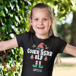 Cookie tester elf familie overeenkomende kerstnaam t-shirt<br><div class="desc">Met dit leuke Cookie Tester elf-T-shirt dat deel uitmaakt van een bijpassend collectie voor huiseigenaars dat geschenken bevat voor elk lid van het gezin. Perfect voor elke kerstgezinshereniging, of als een familie-overeenkomende pajama, kenmerkt dit t-shirt een schattig elf pet en poten, met de titel "Ik ben de Cookie Tester elf"...</div>