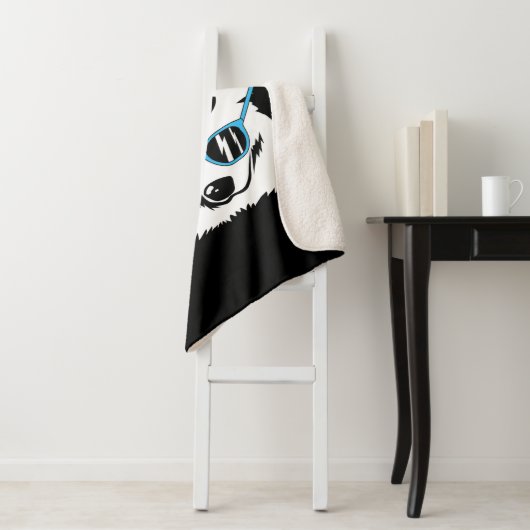 Cool as a Husky Dog Sherpa Deken (In situ)