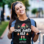 Cool aunty elf Familie overeenkomende kerstnaam T-shirt<br><div class="desc">Met deze humoristische Cool Aunty elf t-shirt dat deel uitmaakt van een bijpassend collectie voor huiseigenaars dat geschenken bevat voor elk lid van het gezin, ga je de feestdagen tegemoet. Deze t-shirt is perfect voor elke kerstgezinshereniging en heeft een schattig pet en leuke poten met de titel "Ik ben de...</div>