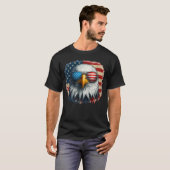 Cool Bald Eagle Amerikaanse zonnebril Patriottisch T-shirt (Voorkant volledig)