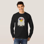 Cool Bald Eagle die de Amerikaanse vlag voert Zonn T-shirt (Voorkant volledig)