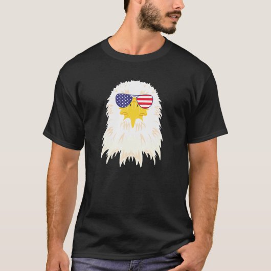 Cool Bald Eagle die de Amerikaanse vlag voert Zonn T-shirt (Voorkant)