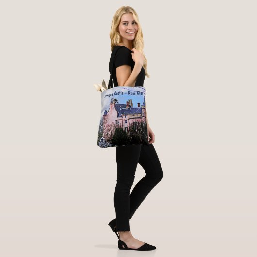 Cool Balnagown Castle, Scottish Ross Clan Tote Bag (Op model)