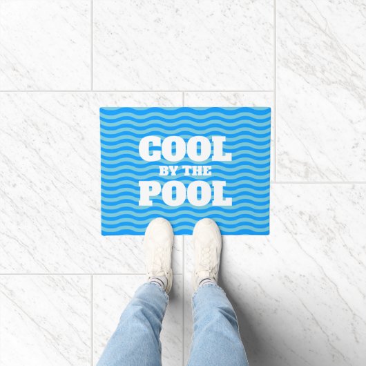 Cool bij het zwembad grappige blauwe water golflij deurmat (Binnen)