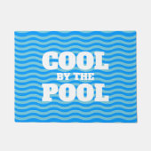 Cool bij het zwembad grappige blauwe water golflij deurmat (Voorkant)