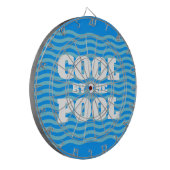 Cool bij het zwembad grappige zomerse vibes op maa dartbord (Voorkant Links)