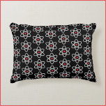 Cool Black en Red Science Atom Pillow Accent Kussen<br><div class="desc">Zwart accent kussen geadorneerd met afbeelding van het atoom. Cool cadeau voor de wetenschapsliefhebber in je leven!</div>