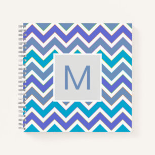 Cool Blau Sportief Chevron Patroon Monogram Notitieboek