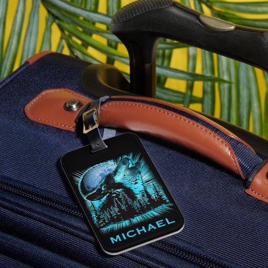 Cool Blue Howling Wolf Moon Forest gepersonaliseer Bagagelabel (Voorkant Insitu 1)