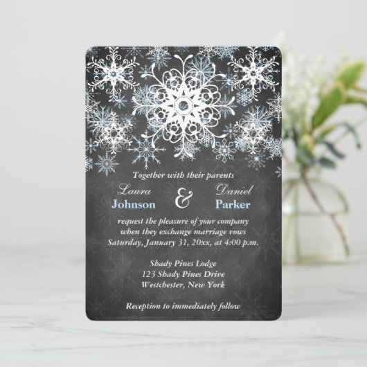 Cool Blue Snowy Chalkboard Style Wedding Invite Kaart (Staand voorkant)