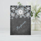 Cool Blue Snowy Chalkboard Style Wedding RSVP Kaar Kaart (Staand voorkant)