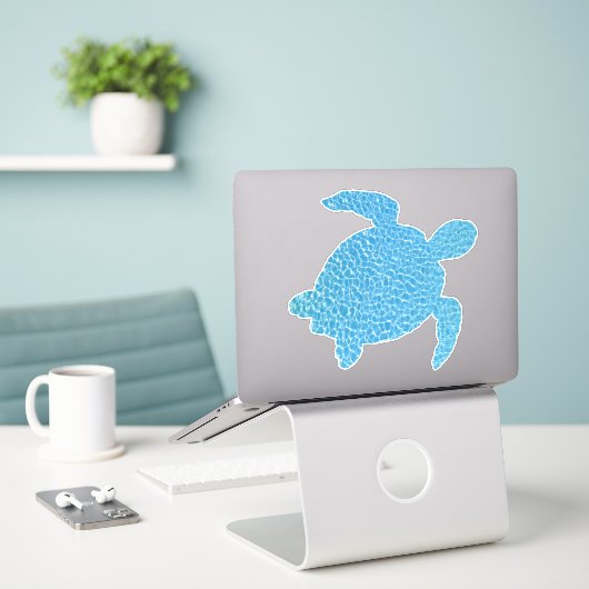 Cool Blue Turtle Sticker (Laptop op bureau)