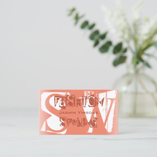 Cool Blush Rood en Wit met Monogram Stijlvol Visitekaartje (Staand voorkant)