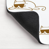Cool Brown Cat with Sunglasses on White Background Muismat (Hoek)