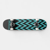Cool chevron zigzag pauock blue faux glitter skateboard (Horizontaal)
