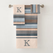 Cool Chic Brown Slate Blauw Grijze Strepen Bad Handdoek (Insitu)