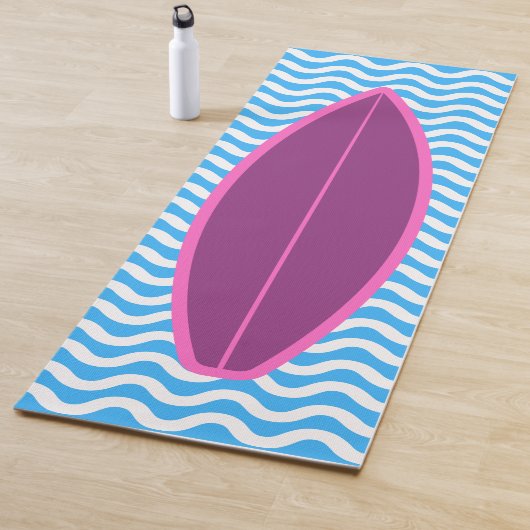 Cool Crimson Blue Waves Surfende Yoga Mat (In situ)