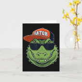 Cool Crocodile Animal Gator Graphic With Cap And S Kaart (Gele Bloem)