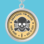 Cool Custom NA Recovery Skull Medallion Keytag Ke Zilver Vergulden Ketting<br><div class="desc">Onze Sleutelhangers voor Addiction Recovery Medallion zijn een perfecte manier om een 'Sobriety Birthday' of 'Recovery Jubileum' te herkennen omdat ze iets bieden dat massaal geproduceerde miljoen sleutelhangers niet de mogelijkheid bieden om je te personaliseren! Laat hen zich uniek voelen en gewaardeerd door gepersonaliseerd te zijn. Voeg elke naam, terugwinningsdatum...</div>