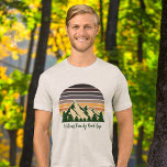 Cool Custom Road Trip Forest Sunset<br><div class="desc">Pas uw eigen familie roadtrip tri-blend T-shirts aan om deze zomer of herfst aan een reis door natuur te beginnen. Personaliseer met uw achternaam onder het groene bos van bomen en donkere zonsondergang in de bergen voor een coole vakantie-herinnering voor uw buitengroep.</div>