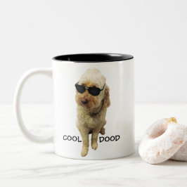 Cool Dood, Goldendoodle met Zonnebril op Tweekleurige Koffiemok