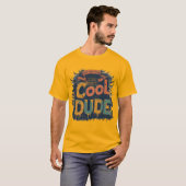 'Cool Dude' lattering Art Design T-shirt (Voorkant volledig)