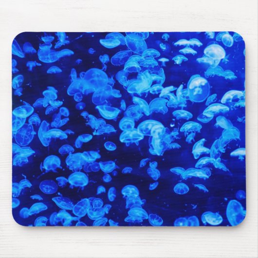 Cool Electric Blue Jellyfish in Deep Blue Zee Muismat (Voorkant)