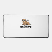 Cool Flying Sloth Believe Funny Motivatie Design Bureaumat (Voorkant)