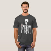 Cool frame holding party glasses on Hallowe funny T-shirt (Voorkant volledig)
