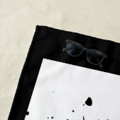 Cool Fun Black White Monogram Modern Strandlaken (In situ)