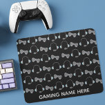 Cool Gamer Specialized Gaming Pattern BlacK Muismat<br><div class="desc">Geweldige aangepaste gamingmousepad met een coole videospelcontroller en een hoofdtelefoonpatroon voor een gamer. Personaliseer met een naam in wit op het zwarte muispad.</div>