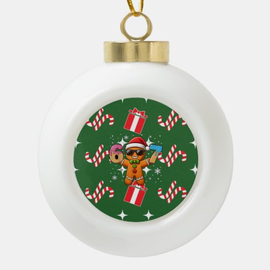 Cool Gingerbread 67 — Holiday Ice‑Cream Numbers Keramische Bal Ornament (Voorkant)