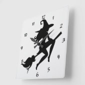 Cool Halloween Witch Riding haar Broom Silhouette Vierkante Klok (Hoek)