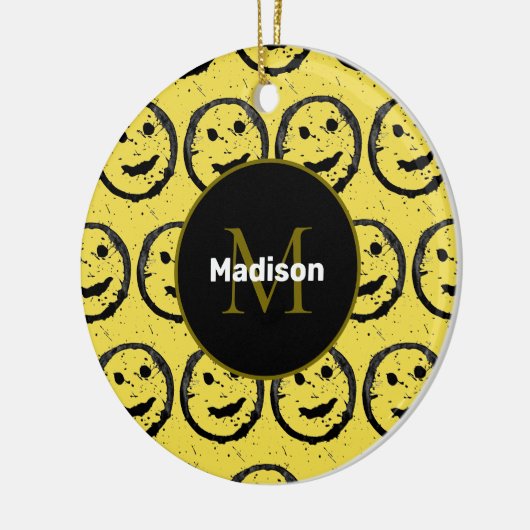 Cool Happy Smiling face pattern yellow Monogram Keramisch Ornament (Links)