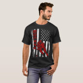 Cool Ice Hockey Player Distressed USA American Fla T-shirt (Voorkant volledig)